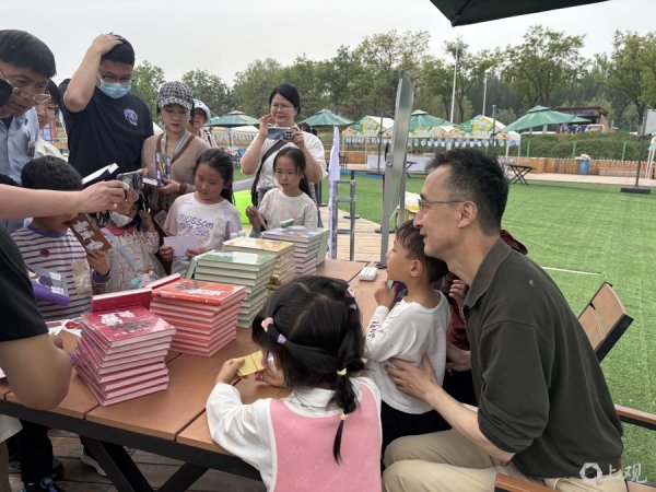顶级配资 北京郊区有个专为儿童打造的书市，广阳书市成为文化嘉年华